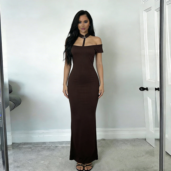 Dame Off-Shoulder Maxiklänning med elegant Choker Mirla-Eva Jonsson
