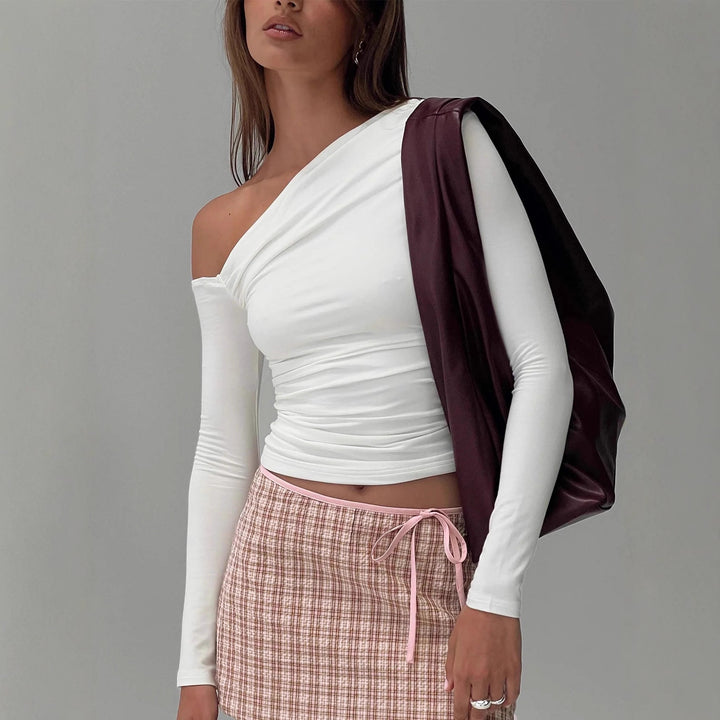 Dame Off-Shoulder Rynkatshirt med långa ärmar och elegant design Mirla-Eva Jonsson