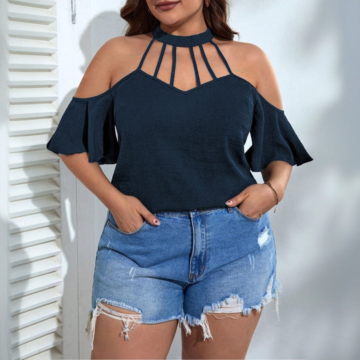 Dame Off-Shoulder Topp med Ståkrage och lekfulla Volangdetaljer Mirla-Eva Jonsson