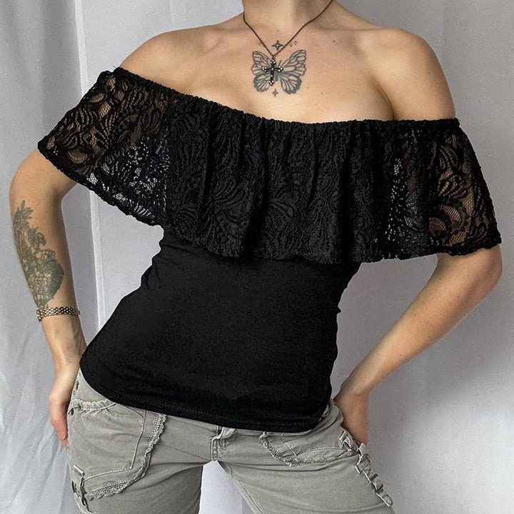 Dame Off-Shoulder Topp med volangdetaljer och eleganta spetsakenter Mirla-Eva Jonsson