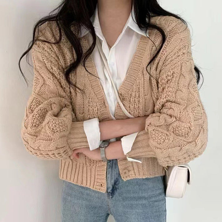 Dame Oversized Stickjacka med fläta mönster och knapprar detaljer Mirla-Eva Jonsson