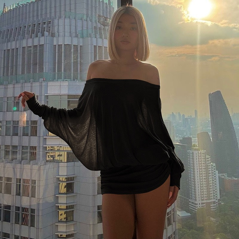 Dame Oversized Sticktop med vid halsringning och långa ärmar Mirla-Eva Jonsson