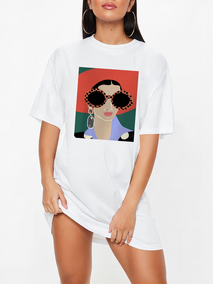 Dame Oversized T-shirt med inspirerande text och iögonfallande grafisk design Mirla-Eva Jonsson