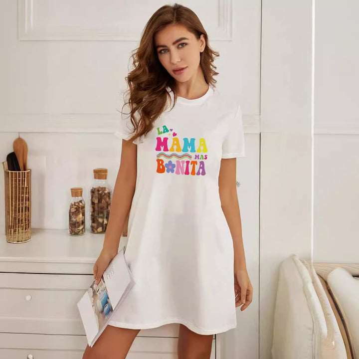 Dame Oversized T-shirt med inspirerande text och iögonfallande grafisk design Mirla-Eva Jonsson