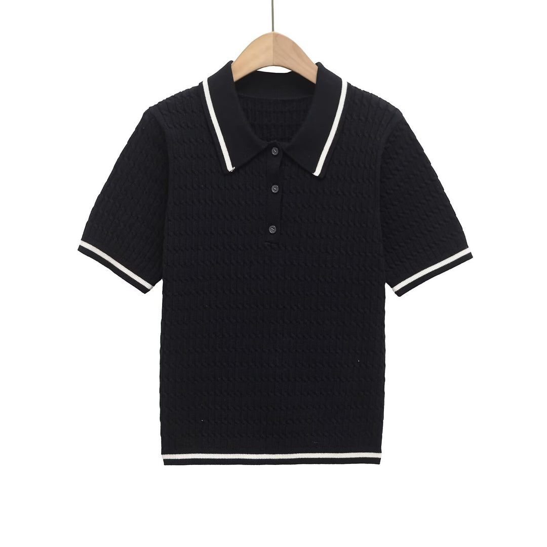 Dame Poloshirt med strukturerat material och eleganta knapppdetaljer Mirla-Eva Jonsson