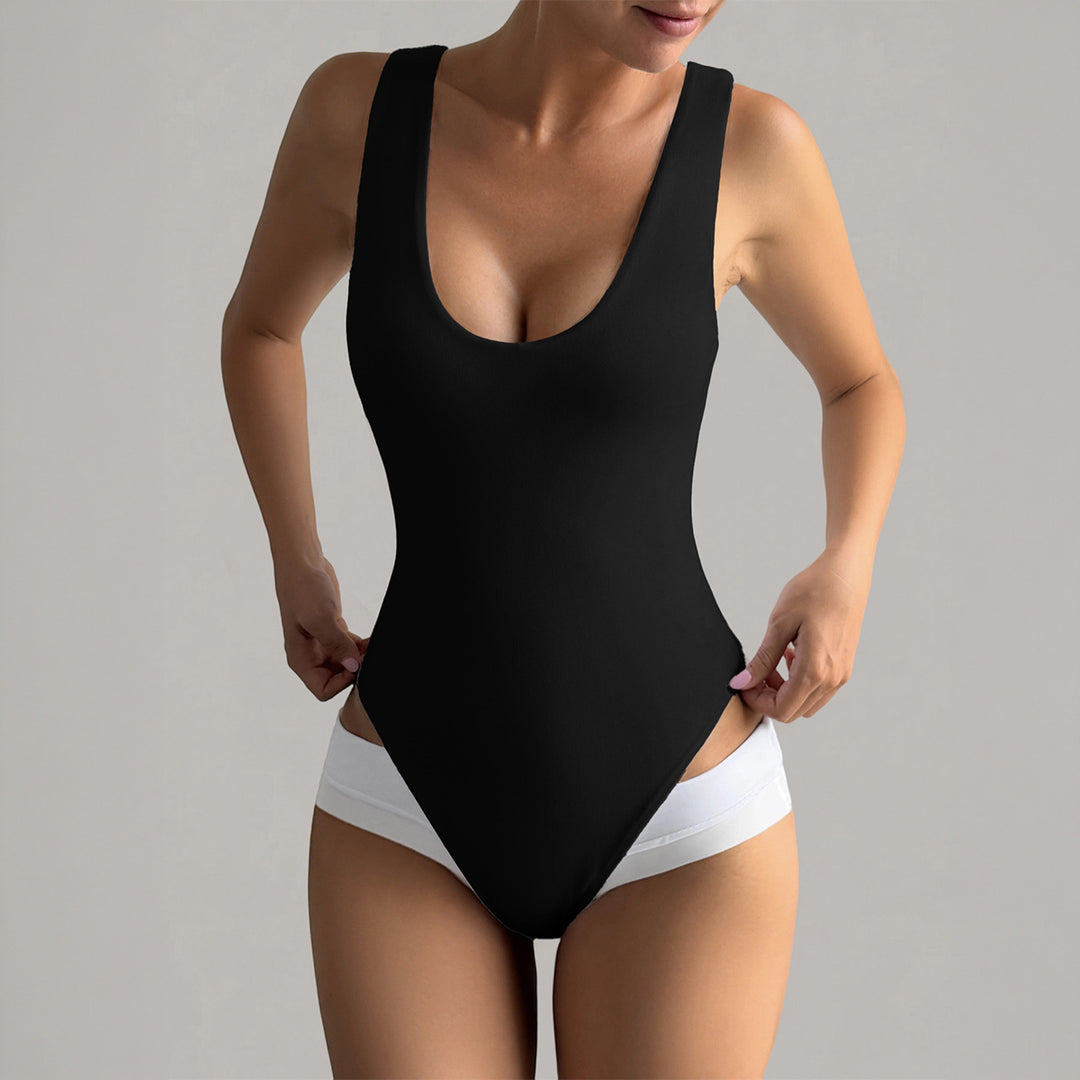 Dame Sport swimsuit with deep V-neck and high leg openings Mirla-Eva Jonsson