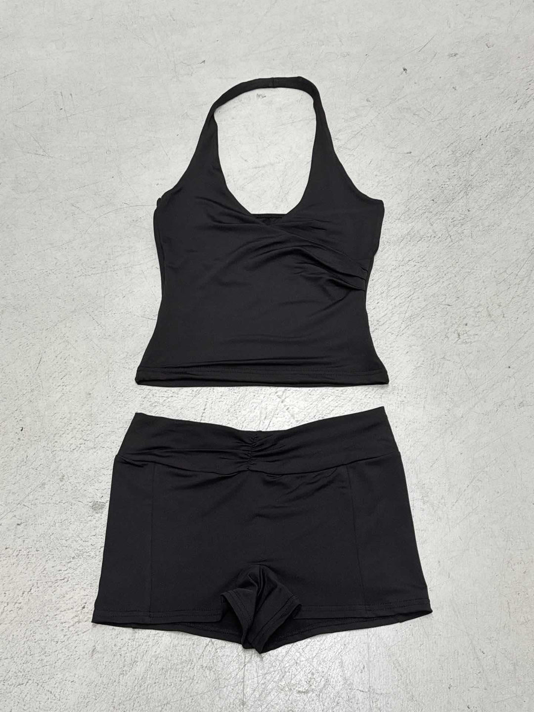 Dame Sportigt bikini-set med höghalso topp och trendiga shorts Mirla-Eva Jonsson