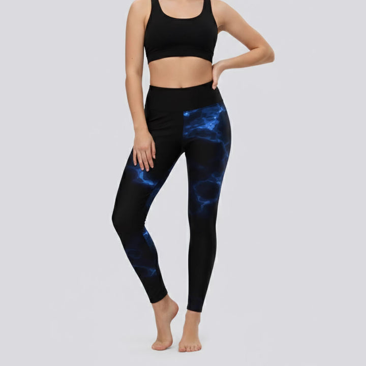 Dame Sportlegging med stiligt grafiskt design Mirla-Eva Jonsson