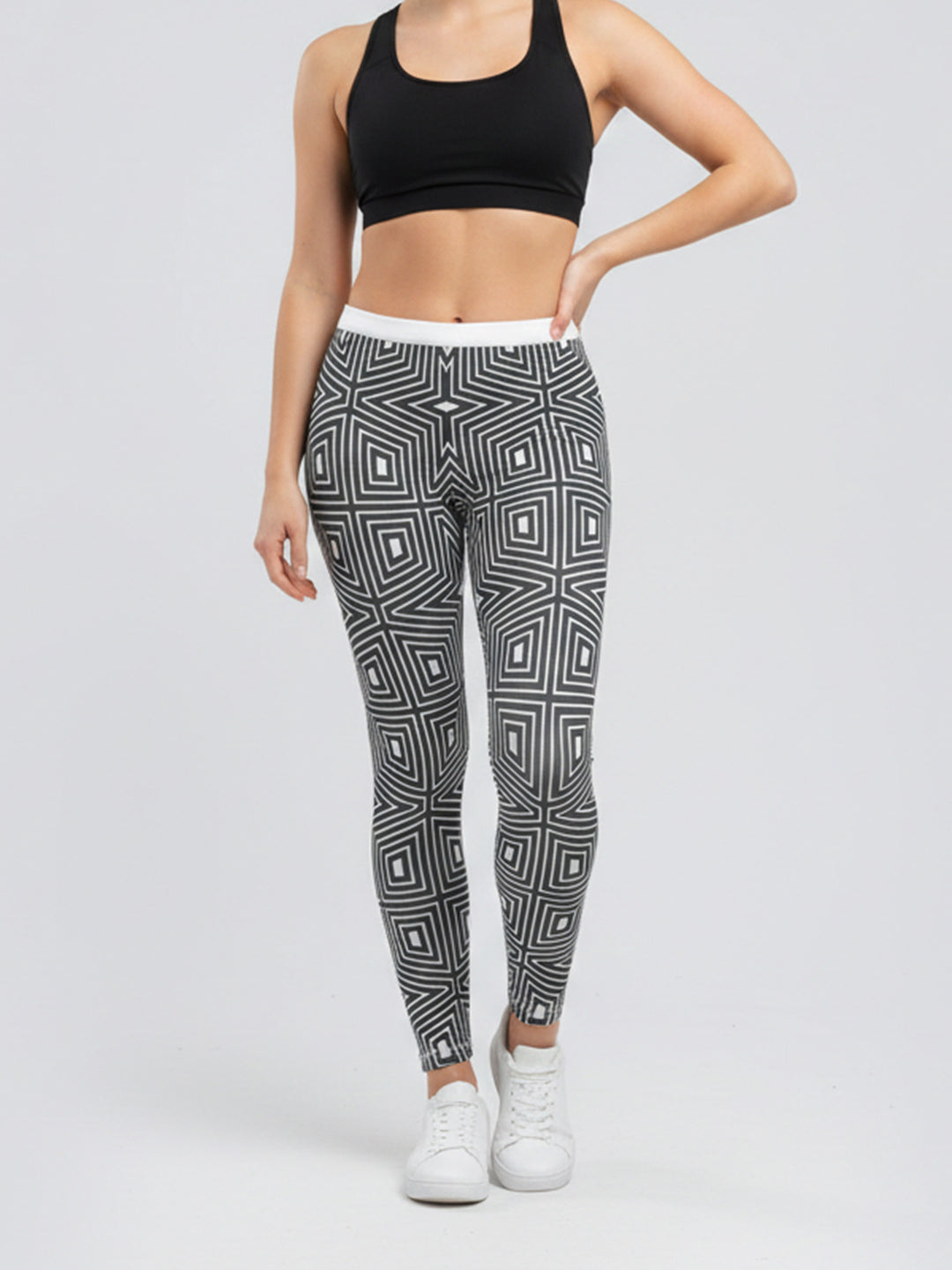 Dame Sportlegging med stiligt grafiskt design Mirla-Eva Jonsson