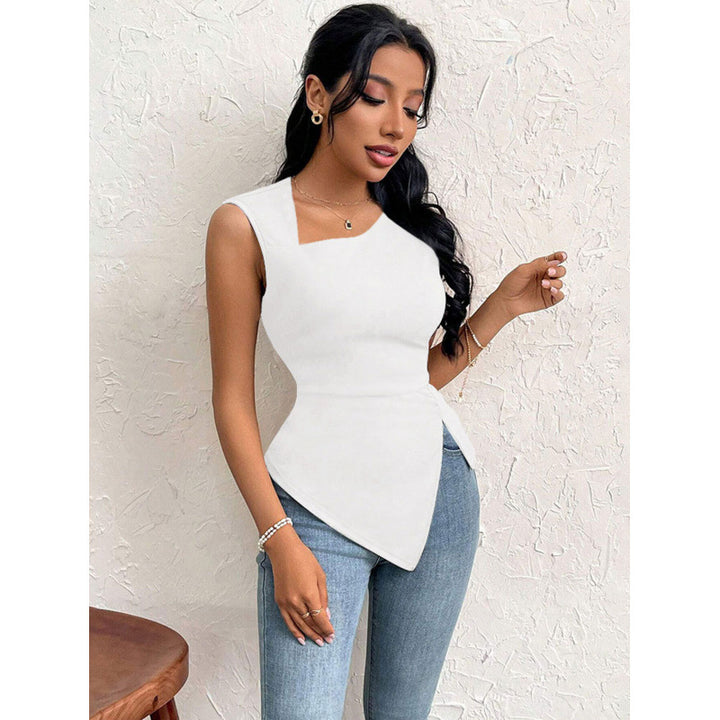 Dame Stylish top with asymmetrical hem and figure-hugging design Mirla-Eva Jonsson