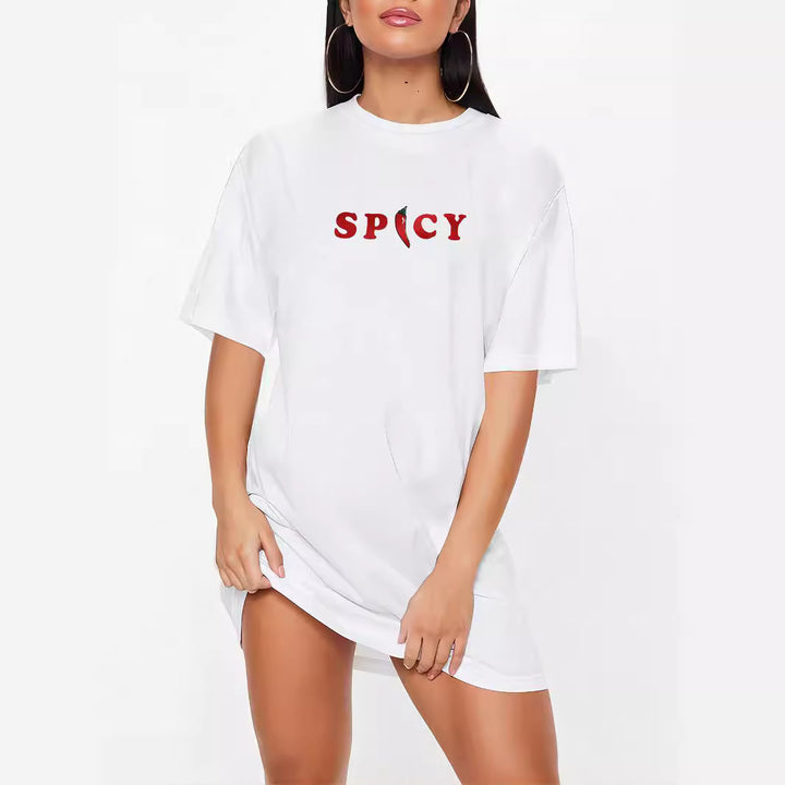 Dame T-shirt klänning med konstnärligt blommotiv och figurnära passform Mirla-Eva Jonsson