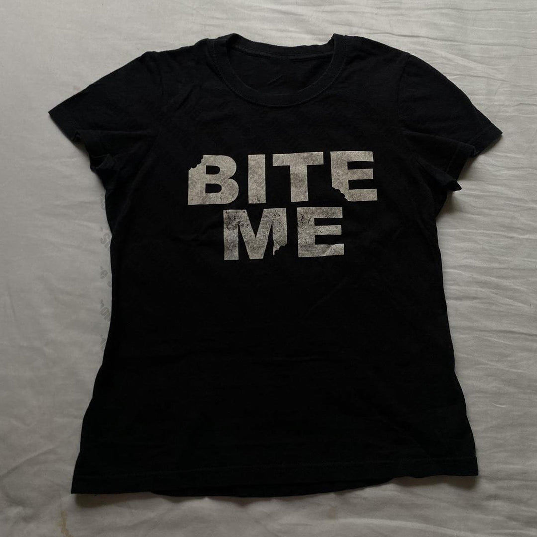 Dame T-shirt med iögonfallande statement-tryck Mirla-Eva Jonsson
