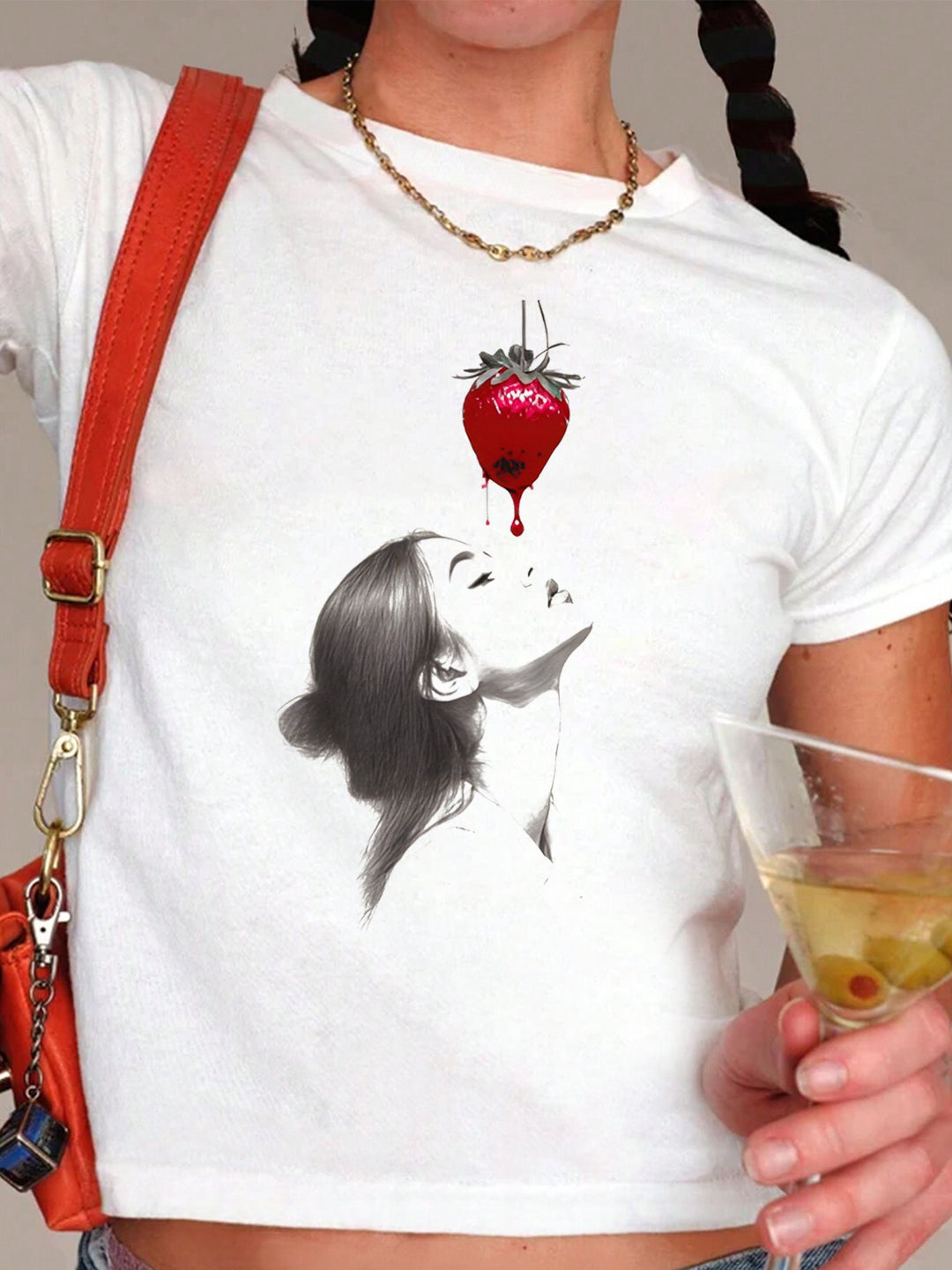 Dame T-shirt med konstnärligt uttalandetryck och figurnära passform Mirla-Eva Jonsson