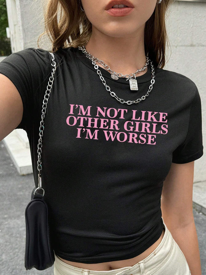 Dame T-shirt med konstnärligt uttalandetryck och figurnära passform Mirla-Eva Jonsson
