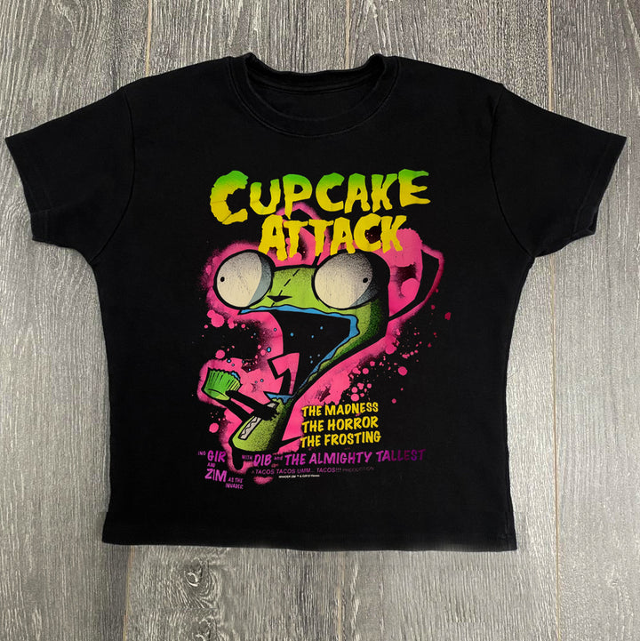 Dame T-shirt med kreativ cupcake-motiv och modern tryck Mirla-Eva Jonsson