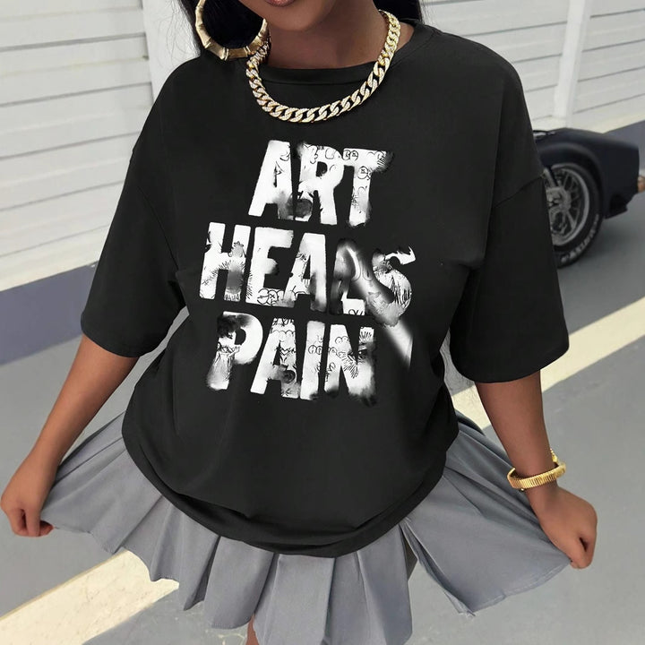 Dame T-shirt med kreativt grafiskt budskap Mirla-Eva Jonsson