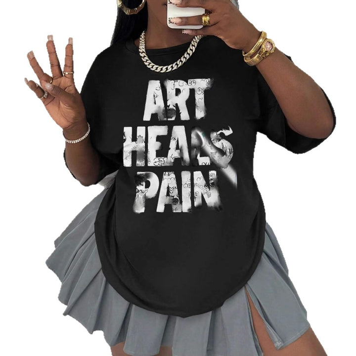 Dame T-shirt med kreativt grafiskt budskap Mirla-Eva Jonsson