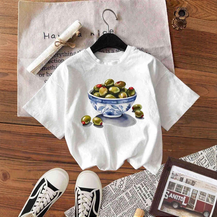 Dame T-shirt med kreativt olivmotiv Mirla-Eva Jonsson