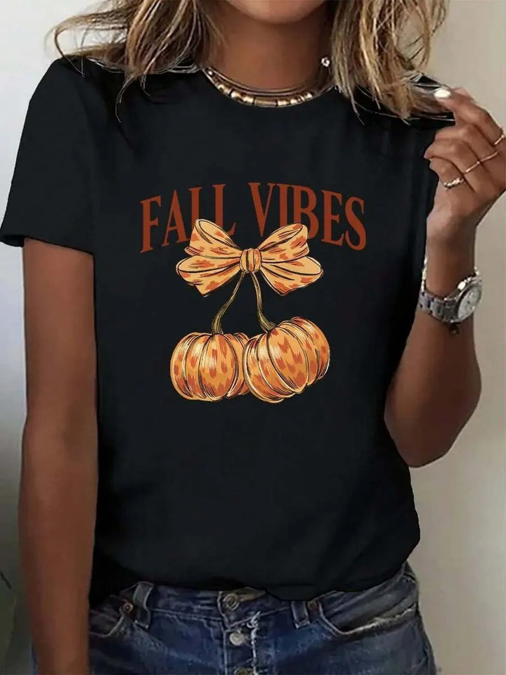 Dame T-shirt med stiligt pumpamotiv och spännande djurtryck Mirla-Eva Jonsson