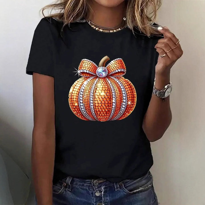 Dame T-shirt med stiligt pumpamotiv och spännande djurtryck Mirla-Eva Jonsson