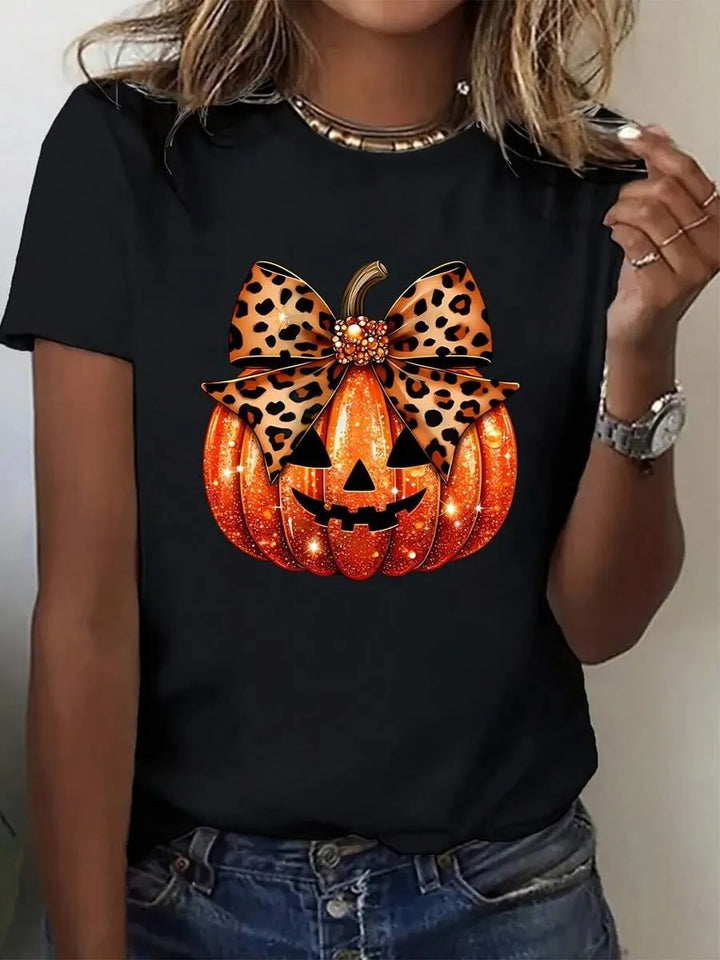 Dame T-shirt med stiligt pumpamotiv och spännande djurtryck Mirla-Eva Jonsson