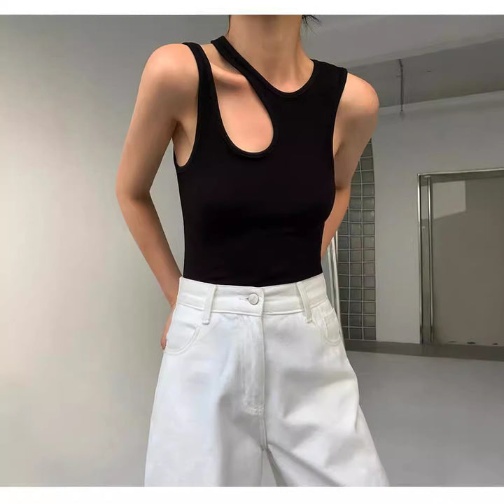 Dame Tanktop med unikt cut-out design och sportig passform Eva Jonsson-Eva Jonsson