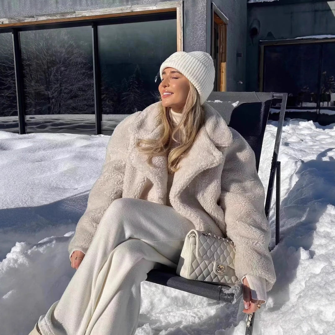 Dame Teddyjacka med stiligt krage och bekväma fickor Mirla-Eva Jonsson