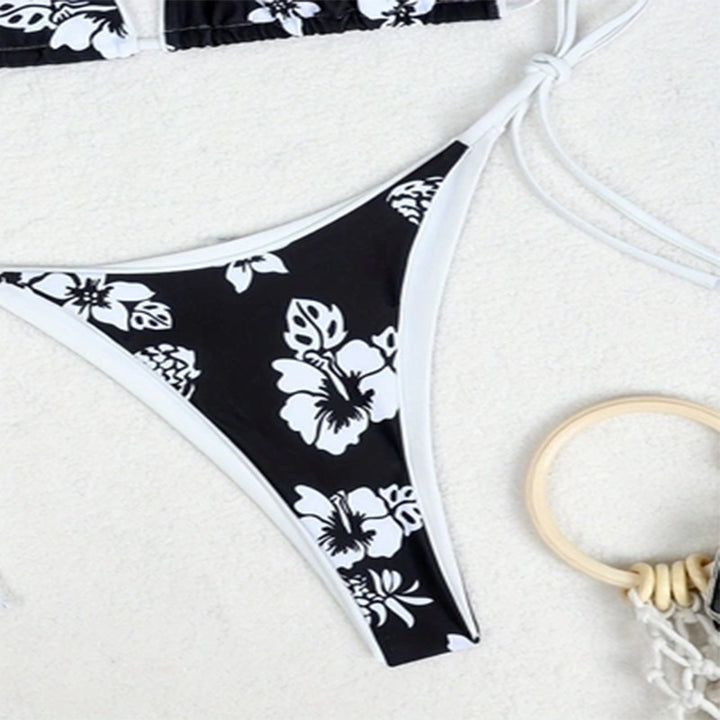 Dame Triangel-Bikini med blommönster och elastiska bindningsband Mirla-Eva Jonsson