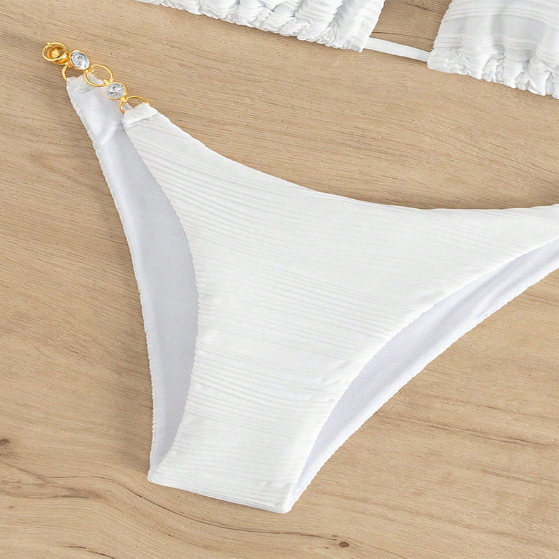 Dame Triangel-Bikini med elegant smyckedetalj och hög benutskärning Mirla-Eva Jonsson