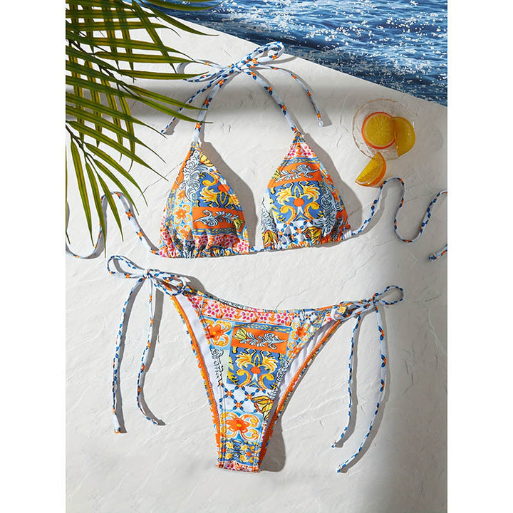 Dame Triangel-Bikini med lekfullt blommönster och eleganta knytband Mirla-Eva Jonsson