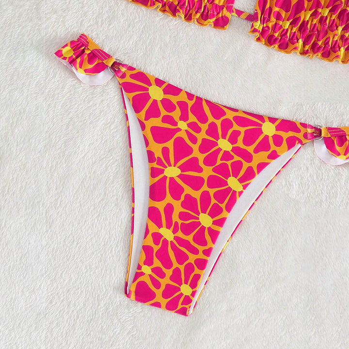Dame Triangel-Bikini med lekfullt blommönster och volangdetaljer Mirla-Eva Jonsson