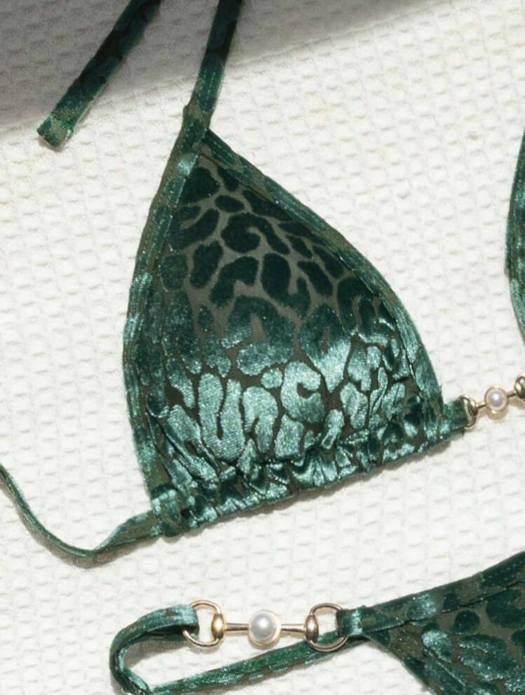Dame Triangel-Bikini-set med Lyxig Glans och Elegant Leoprandprint Mirla-Eva Jonsson