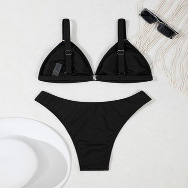 Dame Triangel-Bikini-set med elegant ringdetalj och justerbara axelband Mirla-Eva Jonsson