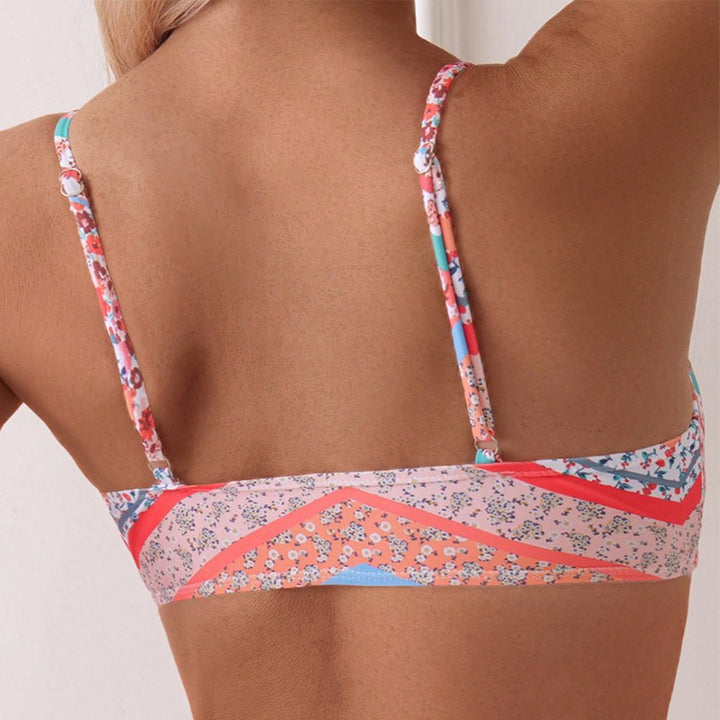 Dame Tvådelad Bikini-set med blommönster och dekorativa detaljer Mirla-Eva Jonsson