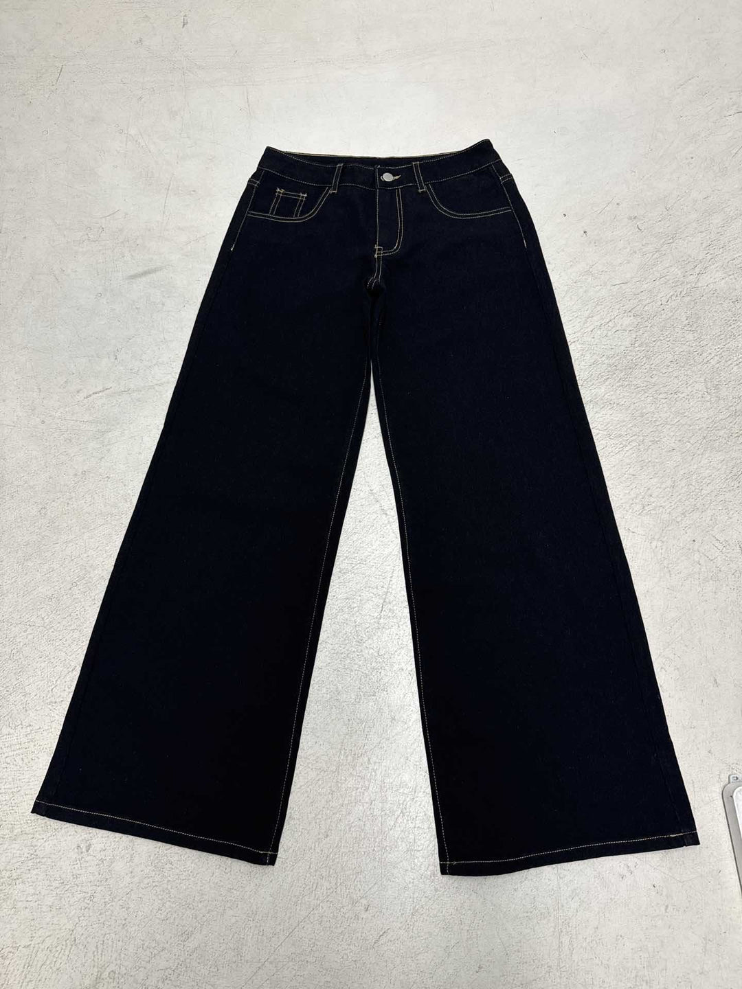 Dame Vida Jeans med hög midja och fransad fåll Mirla-Eva Jonsson