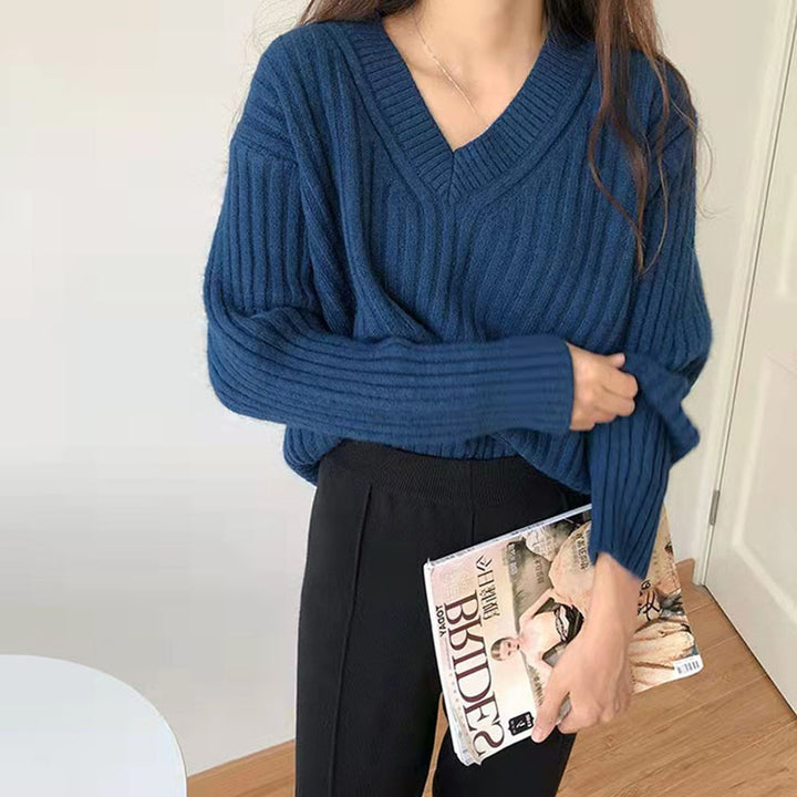 Dame Viskosstickad Tröja med V-Ringning och Ribbad Design Mirla-Eva Jonsson