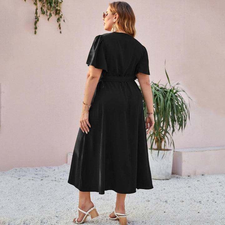 Dame Wickelmaxikleid mit eleganter Drapierung und siden Silhouette Mirla-Eva Jonsson