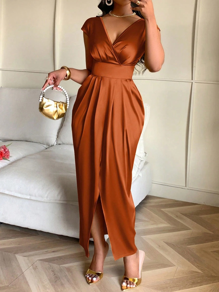 Dame Wrap Dress with elegant V-neck and flowing fabric Mirla-Eva Jonsson