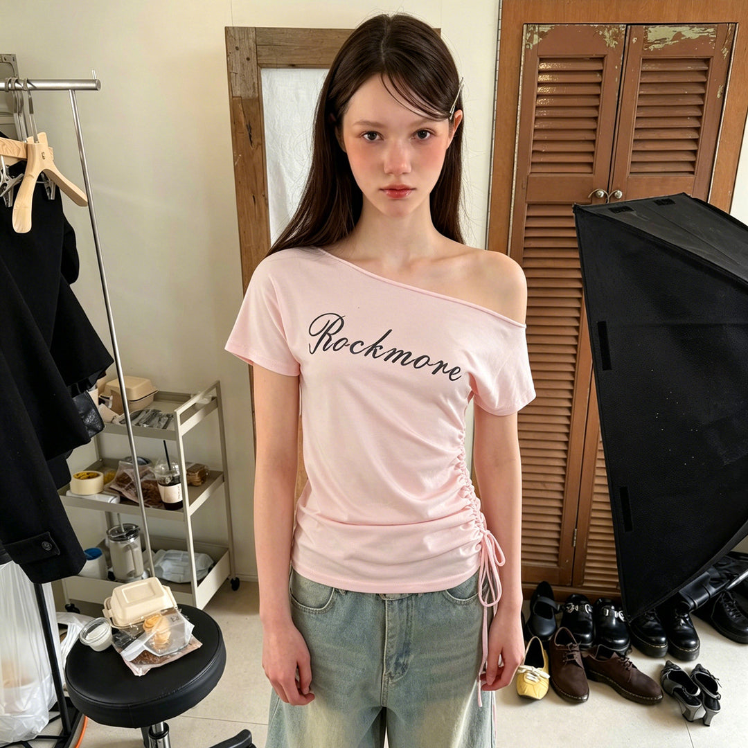 Dame asymmetrisk casual shirt med finessrika volangdetaljer Mirla-Eva Jonsson