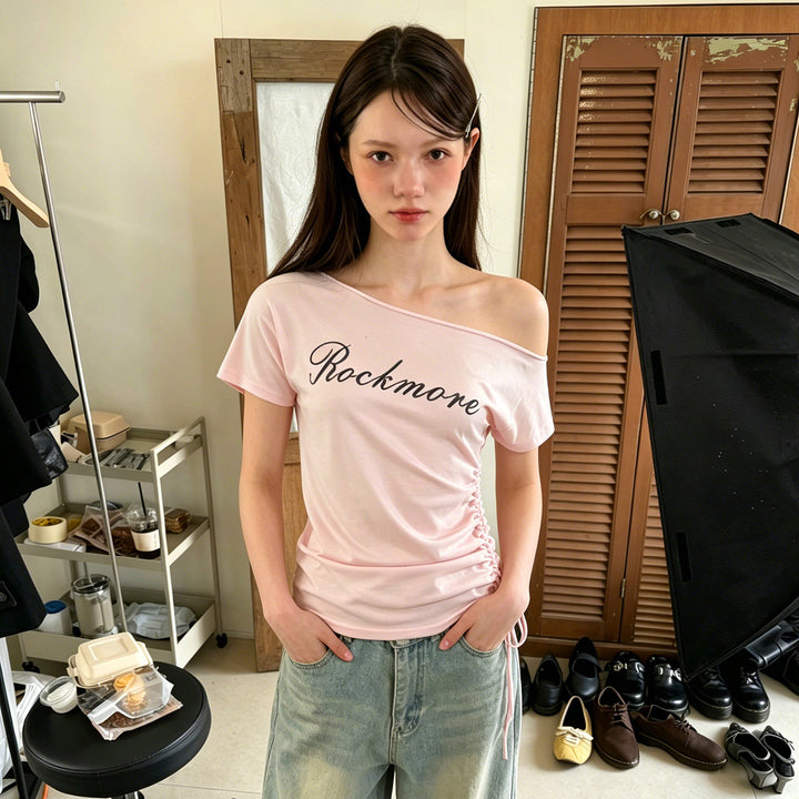 Dame asymmetrisk casual shirt med finessrika volangdetaljer Mirla-Eva Jonsson