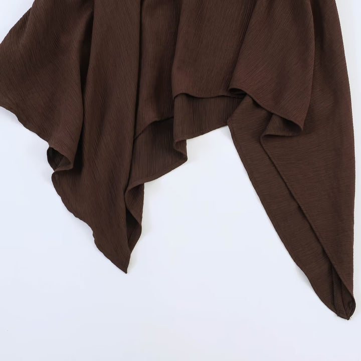 Dame asymmetrisk klänning med elegant drapering Mirla-Eva Jonsson
