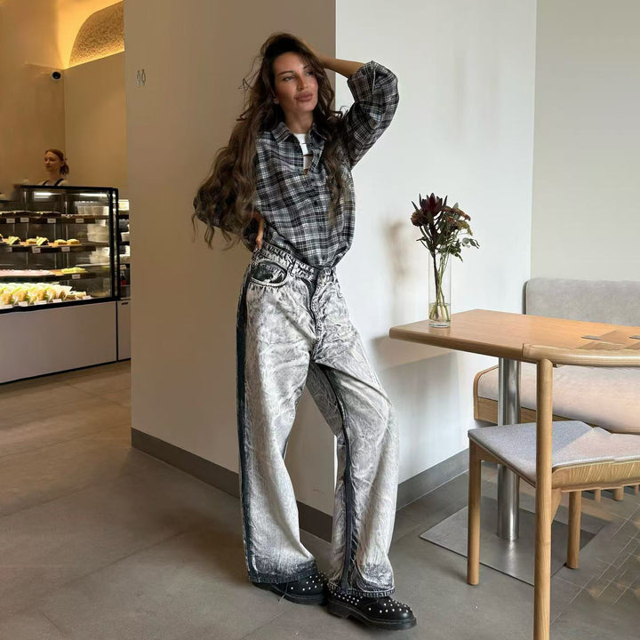Dame avslappnad Wide-Leg Jeans med spännande färgövergång och unika tvättar Mirla-Eva Jonsson
