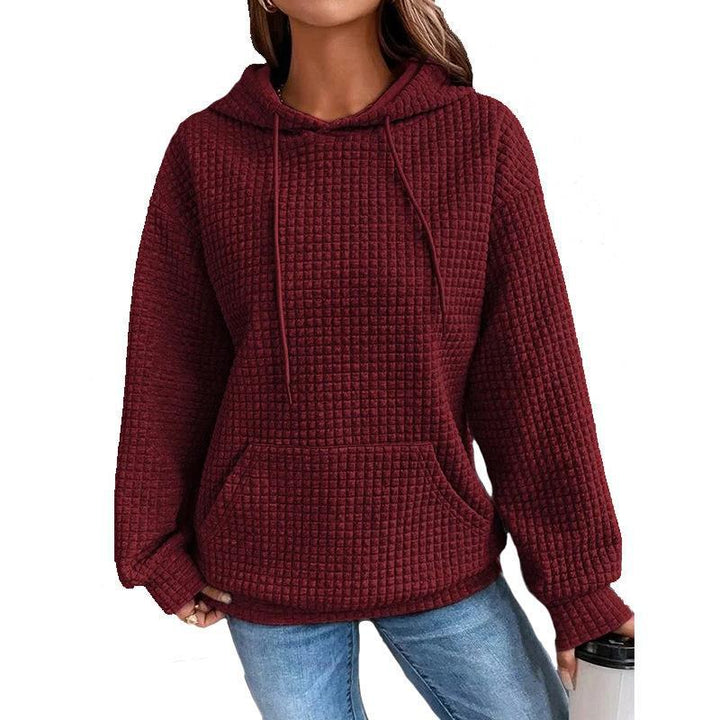 Dame avslappnad hoodie med strukturerad yta och praktisk känguruficka Eva Jonsson-Eva Jonsson
