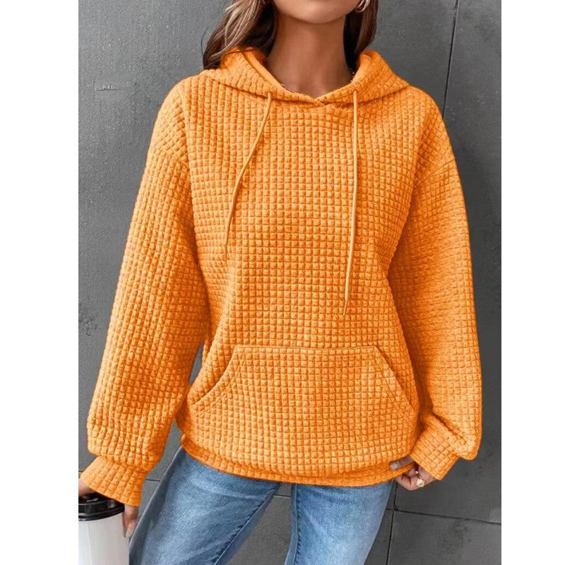 Dame avslappnad hoodie med strukturerad yta och praktisk känguruficka Eva Jonsson-Eva Jonsson