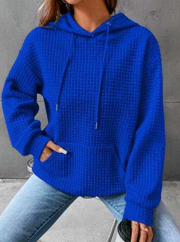 Dame avslappnad hoodie med strukturerad yta och praktisk känguruficka Eva Jonsson-Eva Jonsson