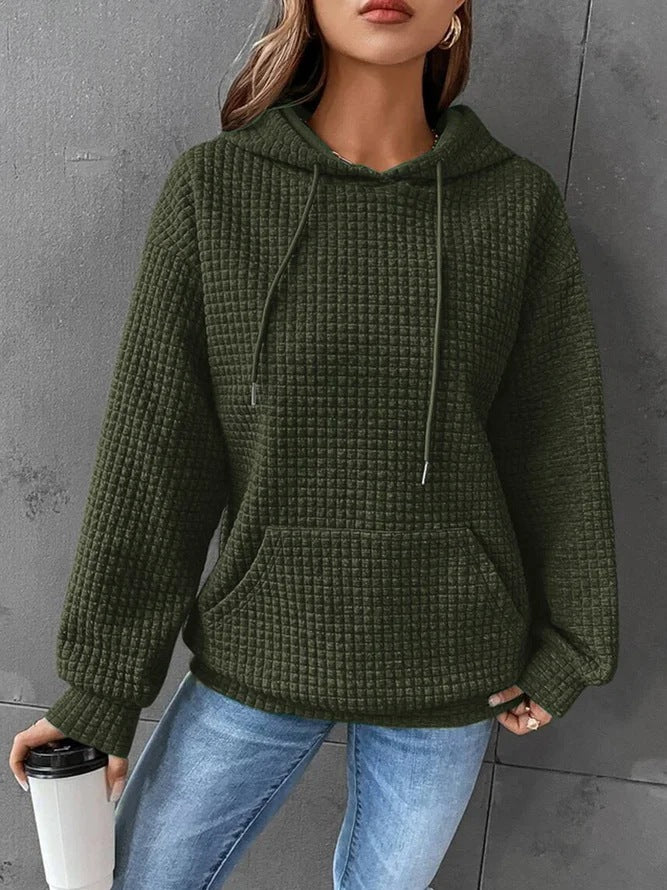 Dame avslappnad hoodie med strukturerad yta och praktisk känguruficka Eva Jonsson-Eva Jonsson