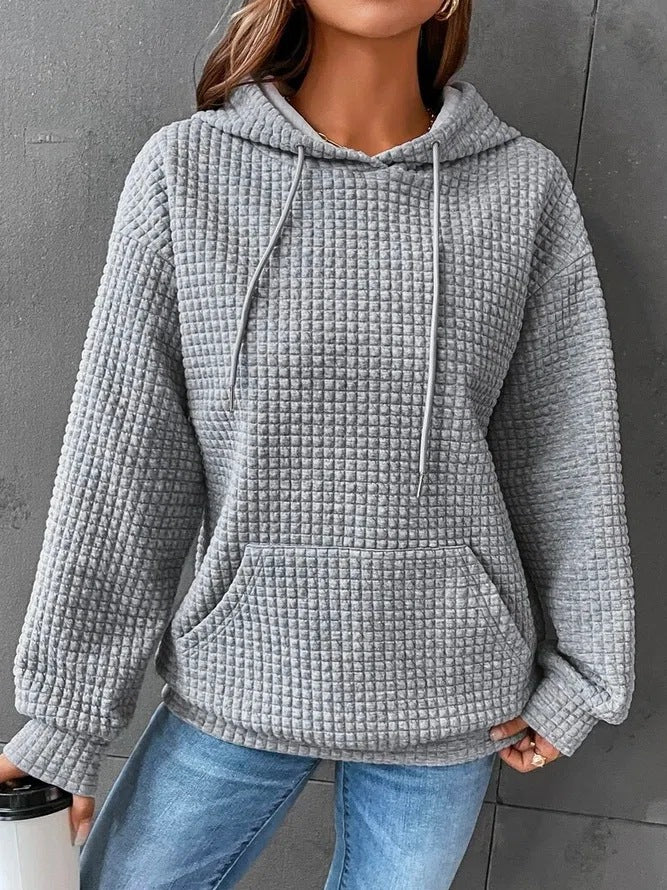 Dame avslappnad hoodie med strukturerad yta och praktisk känguruficka Eva Jonsson-Eva Jonsson