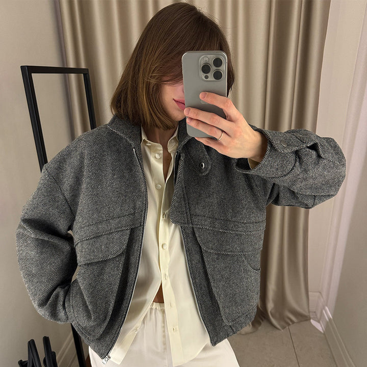 Dame avslappnad oversize-jacka med geometrisk design Mirla-Eva Jonsson