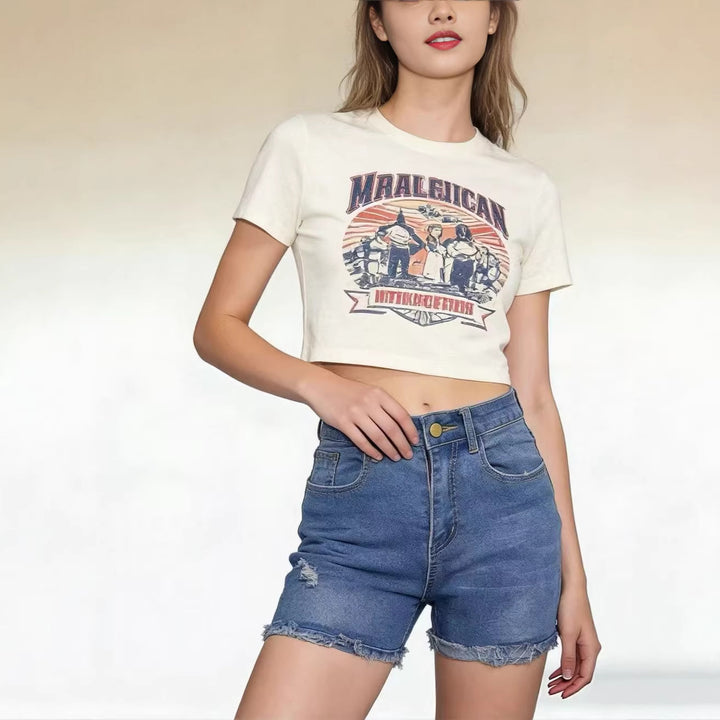 Dame avslappnade högmidjade denimshorts med fransar och trendiga förstörda detaljer Mirla-Eva Jonsson