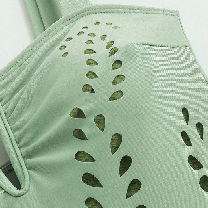 Dame baddräkt med elegant cut-out-design och matchande maxikjol Mirla-Eva Jonsson